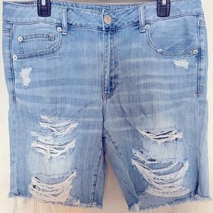 American Eagle Outfitters, Slouchy Bermuda shorts, distressed, loose fitting